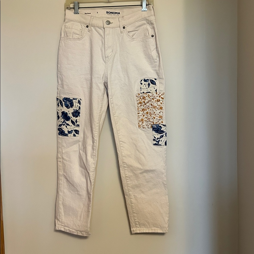 Sonoma Boyfriend off-white jeans floral patches size 2  very good condition